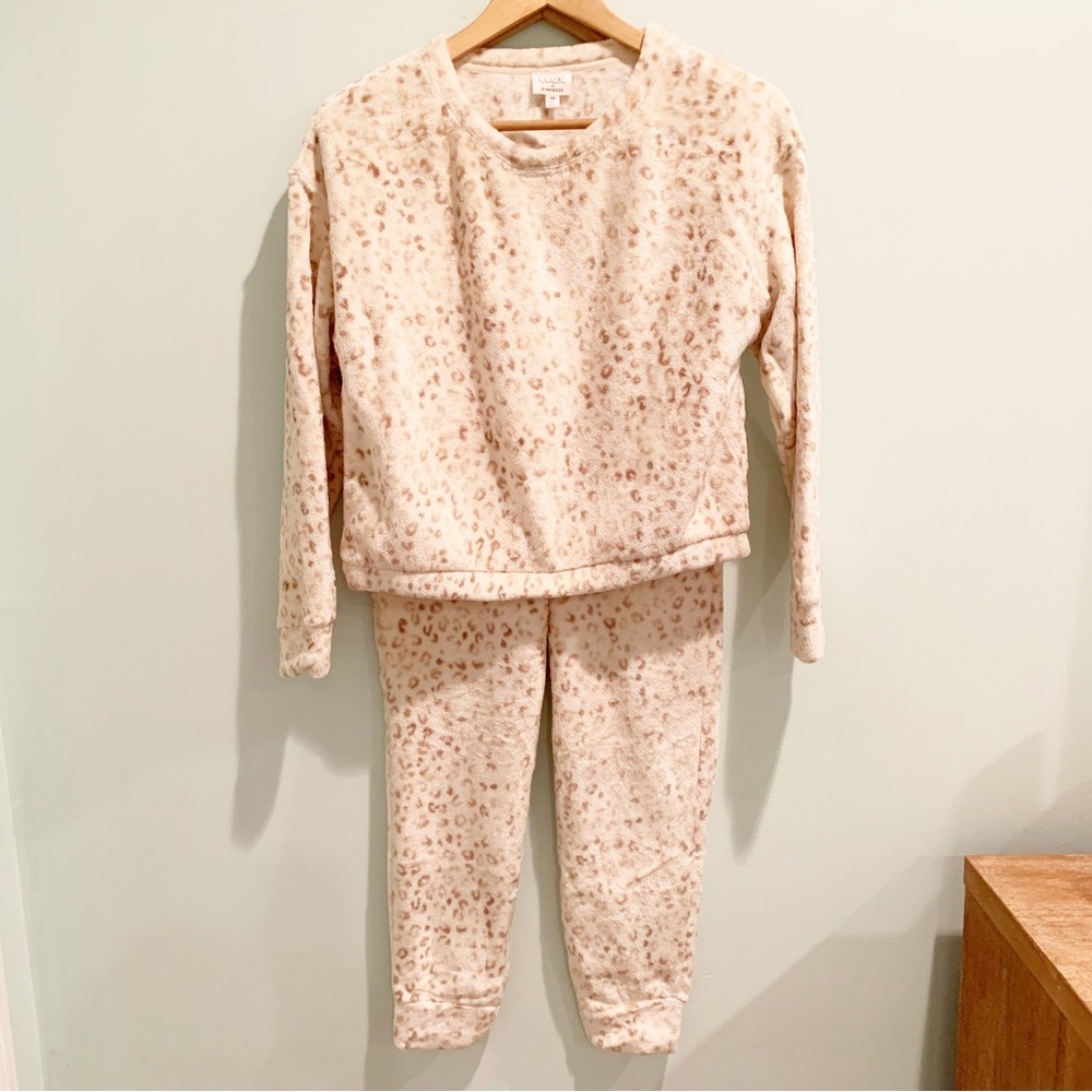 NWT Cozie by Pink Rose White Leopard Faux Fur Pajama Lounge Set XS PJs